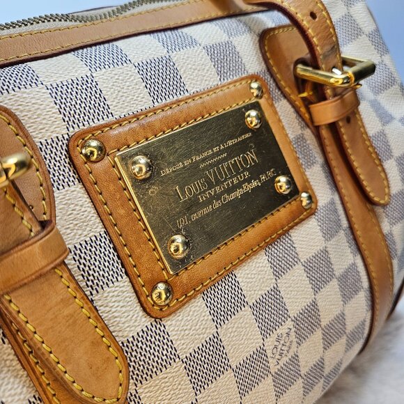 Louis Vuitton Berkeley Handbag - Picture 11 of 16